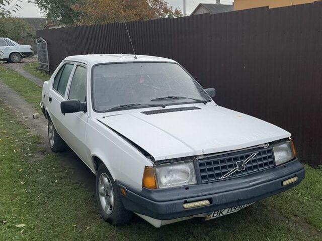 Белый Вольво 340, объемом двигателя 1.7 л и пробегом 3 тыс. км за 450 $, фото 1 на Automoto.ua