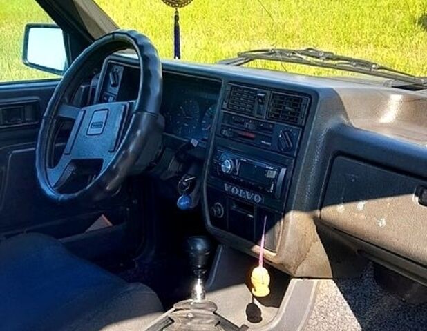 Серый Вольво 340, объемом двигателя 1.7 л и пробегом 350 тыс. км за 900 $, фото 1 на Automoto.ua