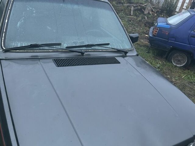 Серый Вольво 340, объемом двигателя 1.6 л и пробегом 200 тыс. км за 355 $, фото 1 на Automoto.ua