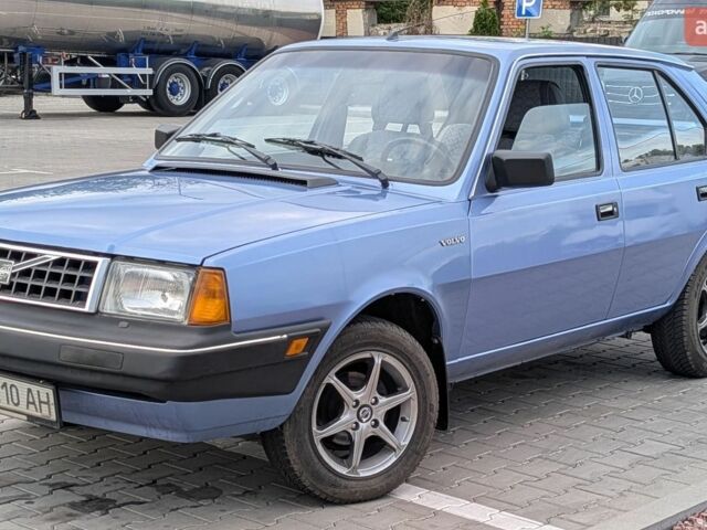 Синий Вольво 340, объемом двигателя 1.4 л и пробегом 50 тыс. км за 2999 $, фото 1 на Automoto.ua