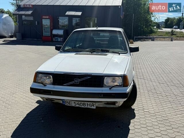 Белый Вольво 360, объемом двигателя 2 л и пробегом 250 тыс. км за 450 $, фото 1 на Automoto.ua