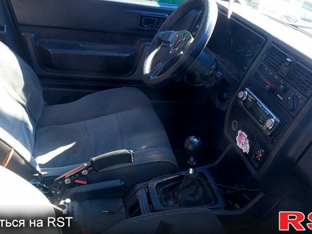 Сірий Вольво 360, об'ємом двигуна 2 л та пробігом 200 тис. км за 1000 $, фото 1 на Automoto.ua