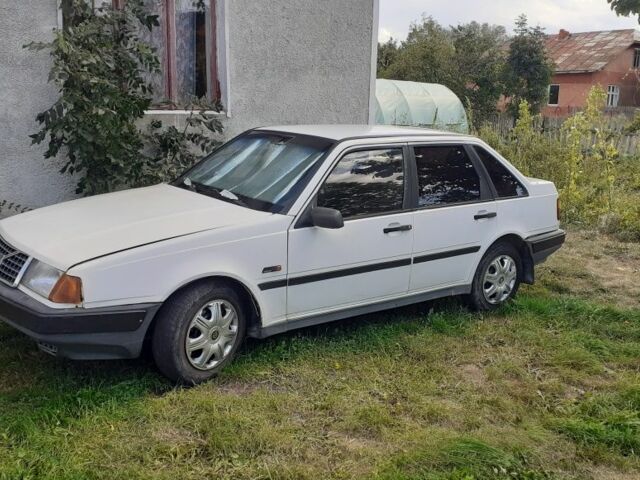 Белый Вольво 440, объемом двигателя 1.7 л и пробегом 170 тыс. км за 853 $, фото 1 на Automoto.ua