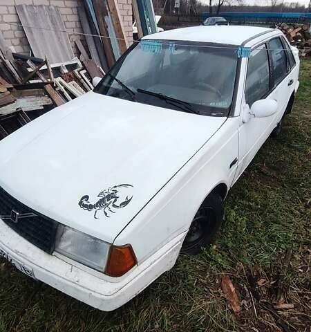 Белый Вольво 440, объемом двигателя 1.7 л и пробегом 395 тыс. км за 352 $, фото 1 на Automoto.ua