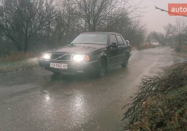 Черный Вольво 440, объемом двигателя 1.7 л и пробегом 200 тыс. км за 900 $, фото 1 на Automoto.ua