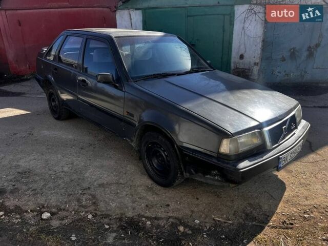 Чорний Вольво 440, об'ємом двигуна 1.79 л та пробігом 360 тис. км за 550 $, фото 1 на Automoto.ua