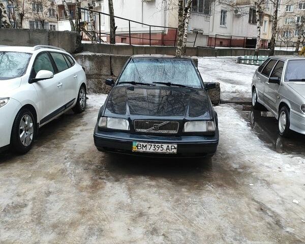 Черный Вольво 440, объемом двигателя 1.77 л и пробегом 320 тыс. км за 800 $, фото 1 на Automoto.ua