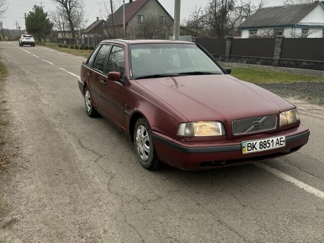 Красный Вольво 440, объемом двигателя 1.8 л и пробегом 280 тыс. км за 1200 $, фото 1 на Automoto.ua