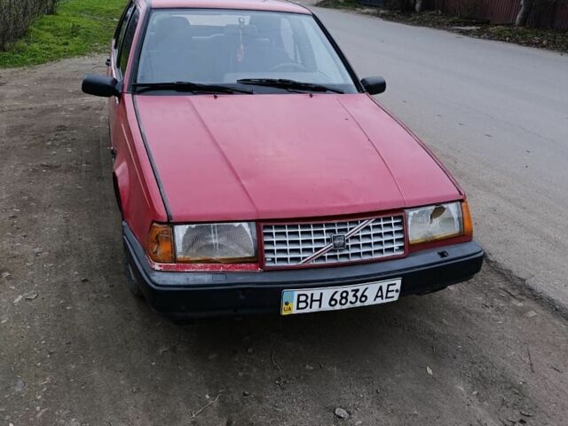 Красный Вольво 440, объемом двигателя 1.8 л и пробегом 440 тыс. км за 350 $, фото 1 на Automoto.ua