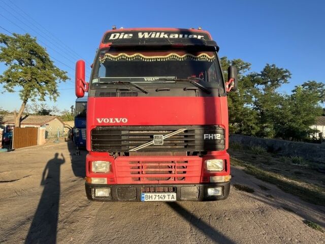 Красный Вольво 440, объемом двигателя 12.1 л и пробегом 999 тыс. км за 3900 $, фото 1 на Automoto.ua