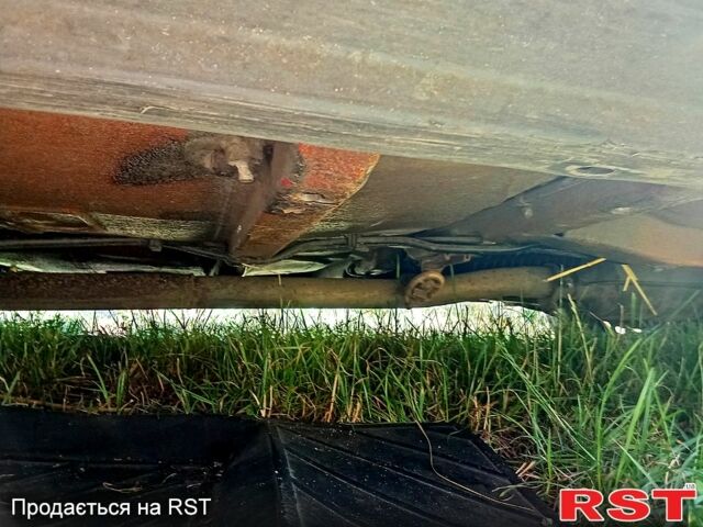 Червоний Вольво 440, об'ємом двигуна 1.7 л та пробігом 200 тис. км за 500 $, фото 1 на Automoto.ua