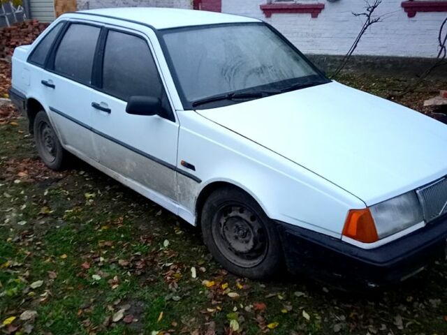 Вольво 440, объемом двигателя 1.7 л и пробегом 250 тыс. км за 660 $, фото 1 на Automoto.ua