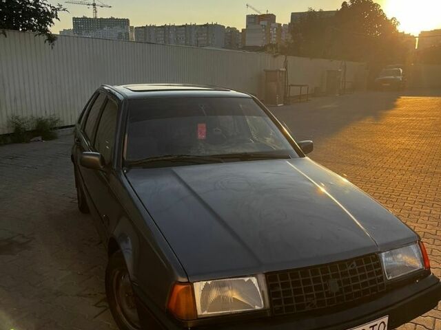 Сірий Вольво 440, об'ємом двигуна 1.7 л та пробігом 150 тис. км за 500 $, фото 1 на Automoto.ua