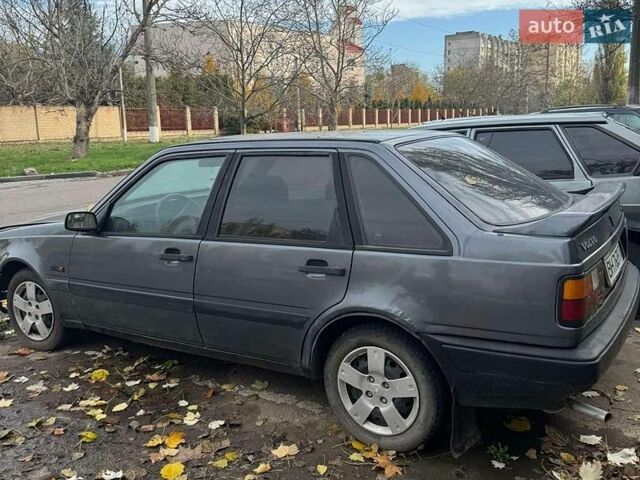 Серый Вольво 440, объемом двигателя 1.7 л и пробегом 280 тыс. км за 900 $, фото 1 на Automoto.ua