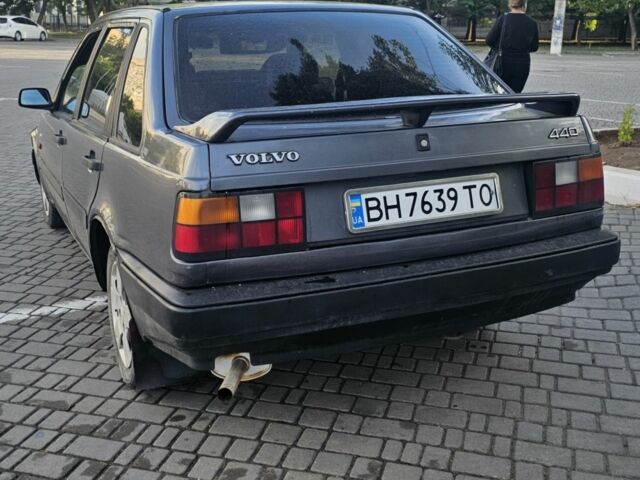Сірий Вольво 440, об'ємом двигуна 1.7 л та пробігом 230 тис. км за 1200 $, фото 1 на Automoto.ua