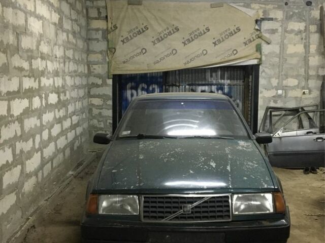 Зелений Вольво 440, об'ємом двигуна 1.8 л та пробігом 245 тис. км за 800 $, фото 1 на Automoto.ua