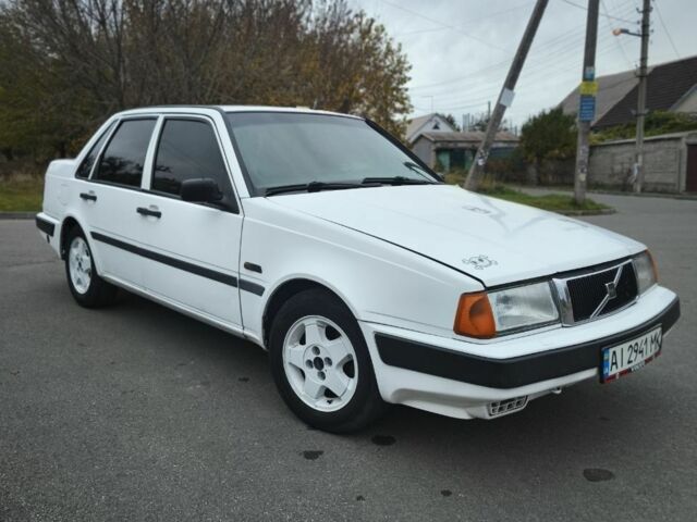 Белый Вольво 460, объемом двигателя 1.7 л и пробегом 280 тыс. км за 832 $, фото 1 на Automoto.ua