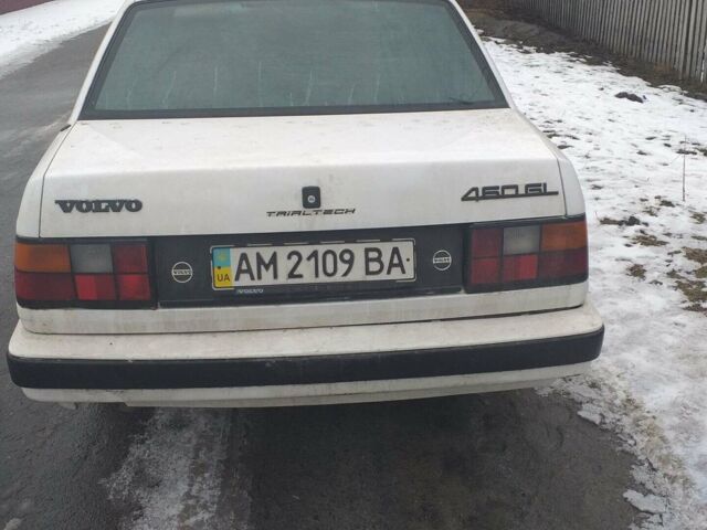 Белый Вольво 460, объемом двигателя 1.72 л и пробегом 100 тыс. км за 1100 $, фото 1 на Automoto.ua