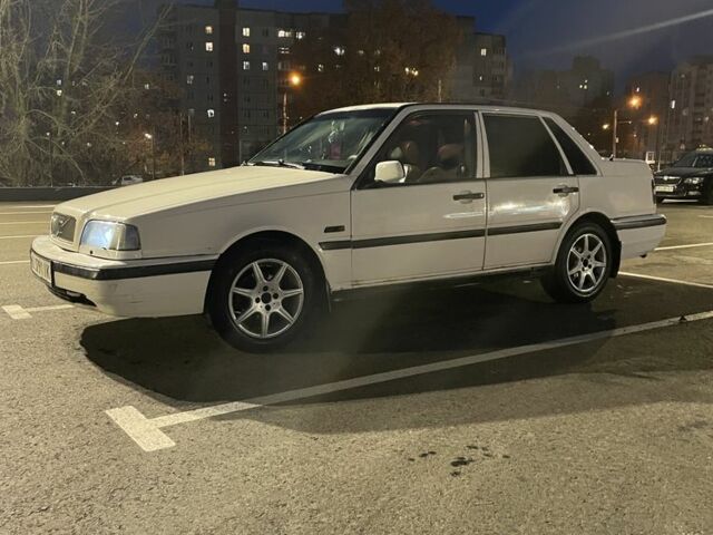 Білий Вольво 460, об'ємом двигуна 1.8 л та пробігом 275 тис. км за 1600 $, фото 1 на Automoto.ua