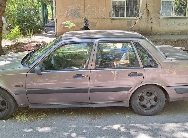 Коричневий Вольво 460, об'ємом двигуна 1.7 л та пробігом 230 тис. км за 1350 $, фото 1 на Automoto.ua