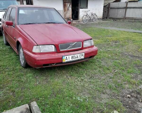 Красный Вольво 460, объемом двигателя 1.7 л и пробегом 500 тыс. км за 1000 $, фото 1 на Automoto.ua
