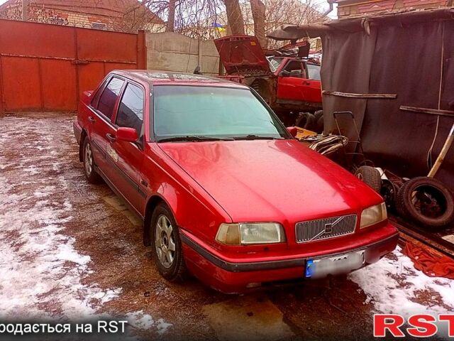 Червоний Вольво 460, об'ємом двигуна 2 л та пробігом 330 тис. км за 2000 $, фото 1 на Automoto.ua