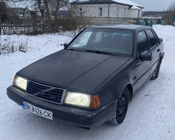 Серый Вольво 460, объемом двигателя 1.6 л и пробегом 222 тыс. км за 937 $, фото 1 на Automoto.ua