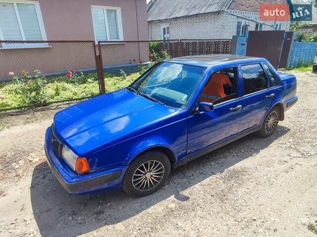 Синій Вольво 460, об'ємом двигуна 1.7 л та пробігом 296 тис. км за 1700 $, фото 1 на Automoto.ua