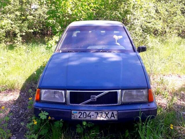 Синий Вольво 460, объемом двигателя 1.8 л и пробегом 0 тыс. км за 650 $, фото 1 на Automoto.ua