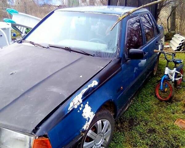 Синий Вольво 460, объемом двигателя 1.7 л и пробегом 100 тыс. км за 1000 $, фото 1 на Automoto.ua