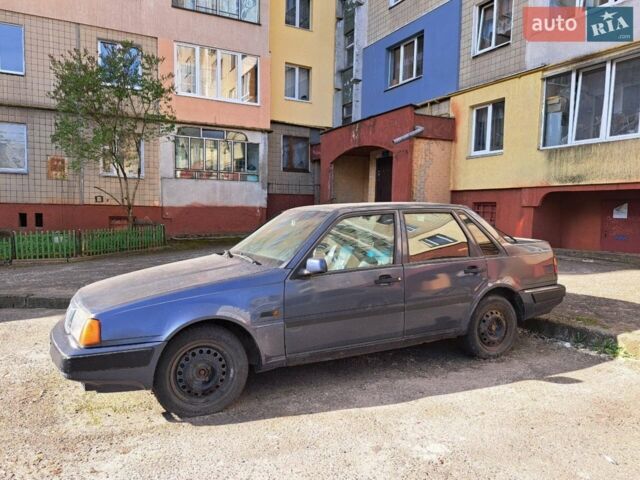 Синій Вольво 460, об'ємом двигуна 1.8 л та пробігом 370 тис. км за 1500 $, фото 1 на Automoto.ua