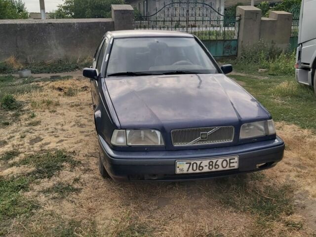 Синий Вольво 460, объемом двигателя 1.8 л и пробегом 266 тыс. км за 2200 $, фото 1 на Automoto.ua
