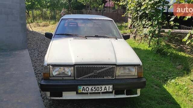 Білий Вольво 740, об'ємом двигуна 2.4 л та пробігом 145 тис. км за 1550 $, фото 1 на Automoto.ua