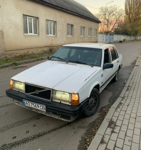 Білий Вольво 740, об'ємом двигуна 2.4 л та пробігом 450 тис. км за 650 $, фото 1 на Automoto.ua
