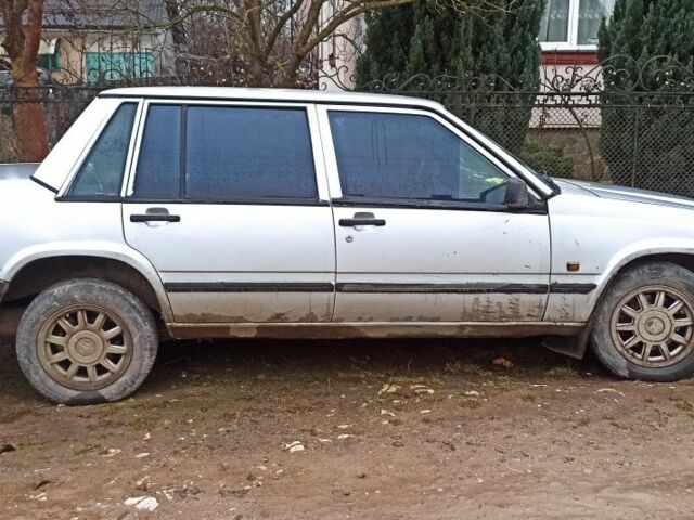 Белый Вольво 740, объемом двигателя 2.4 л и пробегом 460 тыс. км за 1000 $, фото 1 на Automoto.ua
