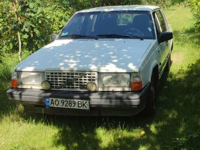 Белый Вольво 740, объемом двигателя 2.32 л и пробегом 500 тыс. км за 1300 $, фото 1 на Automoto.ua