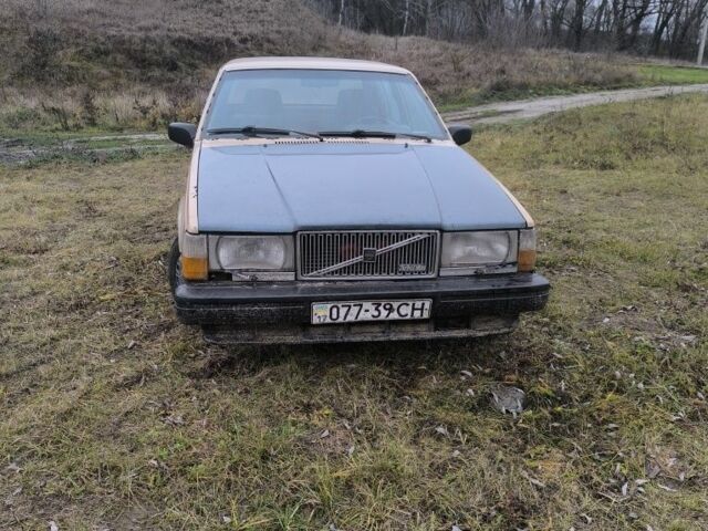 Бежевый Вольво 740, объемом двигателя 0 л и пробегом 400 тыс. км за 700 $, фото 1 на Automoto.ua