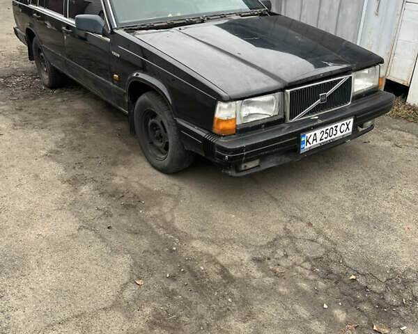 Черный Вольво 740, объемом двигателя 2.32 л и пробегом 250 тыс. км за 800 $, фото 1 на Automoto.ua