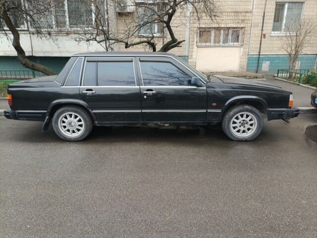 Черный Вольво 740, объемом двигателя 0 л и пробегом 144 тыс. км за 800 $, фото 1 на Automoto.ua
