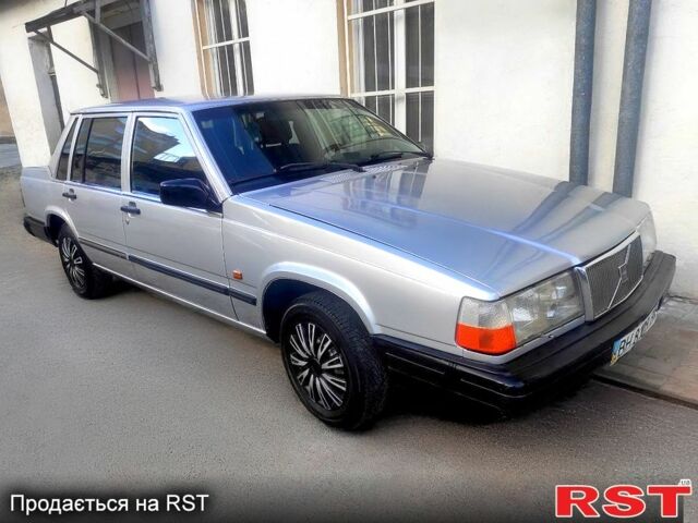 Сірий Вольво 740, об'ємом двигуна 2.4 л та пробігом 180 тис. км за 1700 $, фото 1 на Automoto.ua