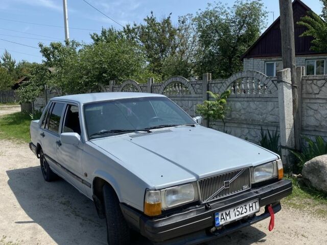 Серый Вольво 740, объемом двигателя 2.3 л и пробегом 500 тыс. км за 450 $, фото 1 на Automoto.ua