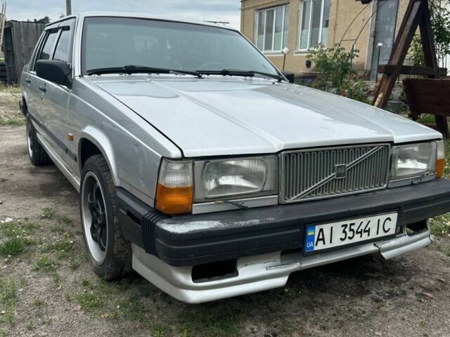 Серый Вольво 740, объемом двигателя 2.4 л и пробегом 400 тыс. км за 1200 $, фото 1 на Automoto.ua