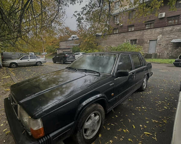 Сірий Вольво 740, об'ємом двигуна 2.4 л та пробігом 350 тис. км за 1700 $, фото 1 на Automoto.ua