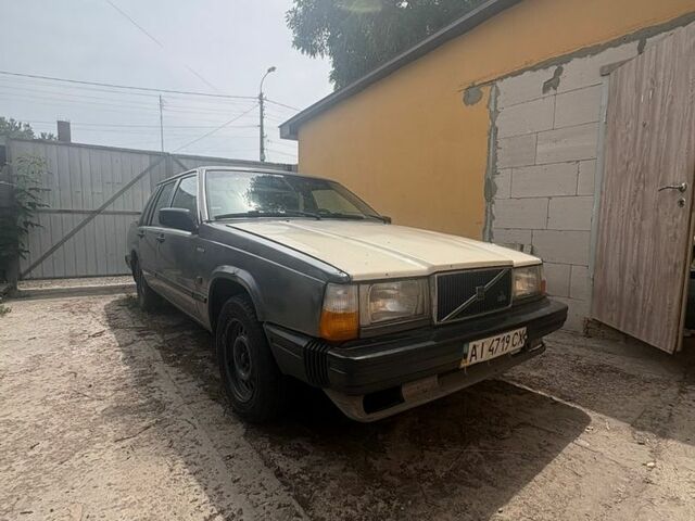 Сірий Вольво 740, об'ємом двигуна 2.3 л та пробігом 264 тис. км за 1200 $, фото 1 на Automoto.ua