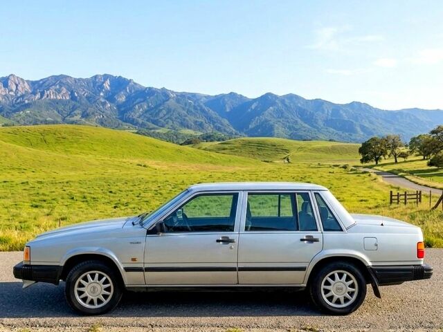 Серый Вольво 740, объемом двигателя 2.4 л и пробегом 0 тыс. км за 2700 $, фото 1 на Automoto.ua