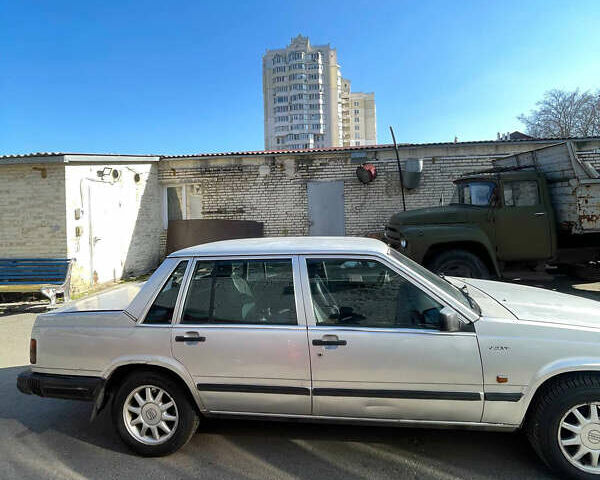 Сірий Вольво 740, об'ємом двигуна 2.38 л та пробігом 3 тис. км за 2900 $, фото 1 на Automoto.ua