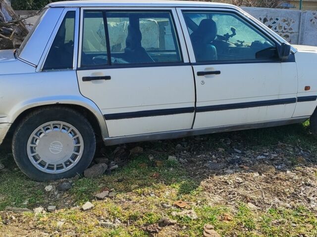 Сірий Вольво 740, об'ємом двигуна 2 л та пробігом 3 тис. км за 600 $, фото 1 на Automoto.ua