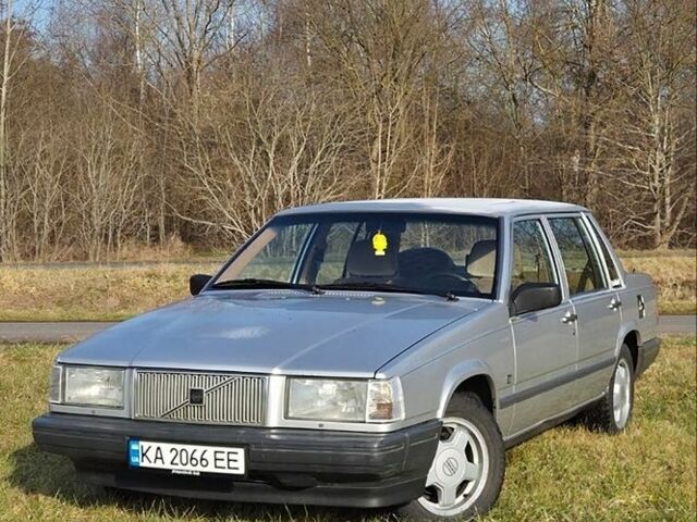 Сірий Вольво 740, об'ємом двигуна 2.3 л та пробігом 210 тис. км за 1800 $, фото 1 на Automoto.ua