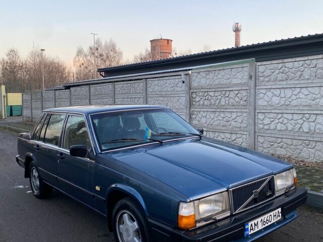 Синий Вольво 740, объемом двигателя 2.3 л и пробегом 340 тыс. км за 1421 $, фото 1 на Automoto.ua
