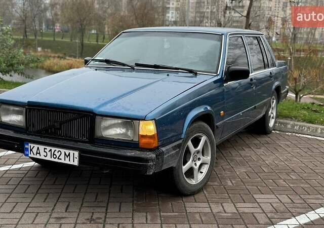 Синій Вольво 740, об'ємом двигуна 2.32 л та пробігом 384 тис. км за 1500 $, фото 1 на Automoto.ua